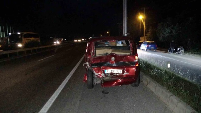 Yola dökülen kaygan madde, 6 aracın karıştığı zincirleme kazaya neden oldu
