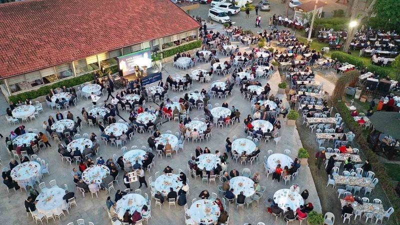 Bergama’da 2 bin kişilik iftar sofrası
