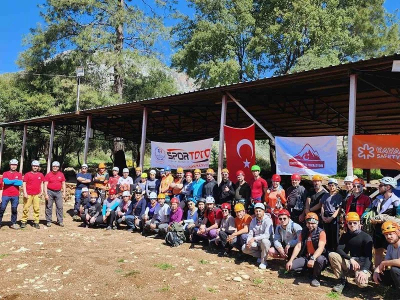 Muğlalı dağcılar yaz dağcılık temel eğitimi kampına katıldı
