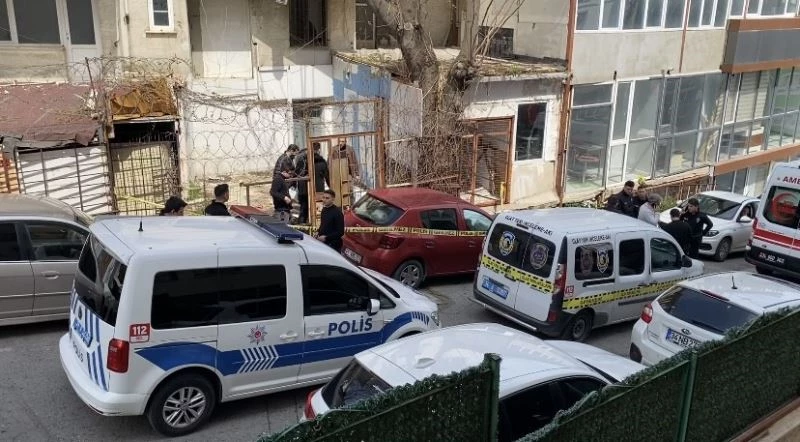 Kadıköy’de güvenlik, tadilattaki hastaneye izinsiz giren kişiyi vurdu
