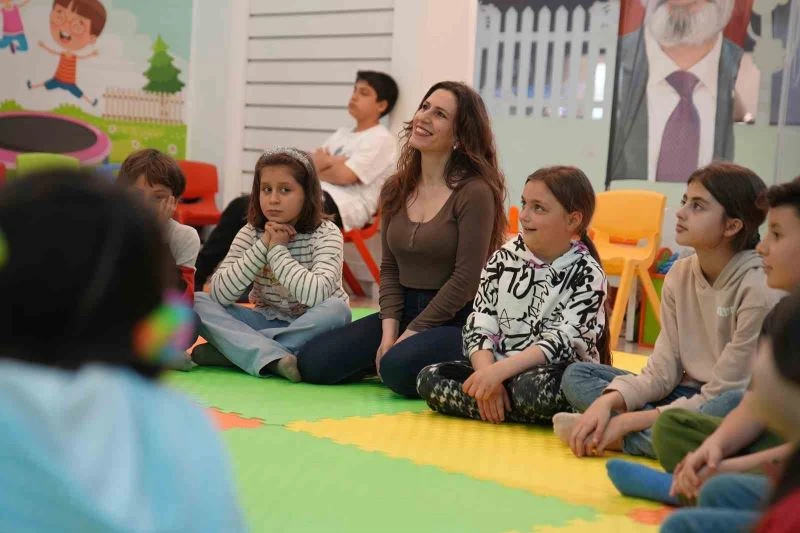 Tarsus Belediyesinin atölyeleri, depremzede çocuklara moral oldu
