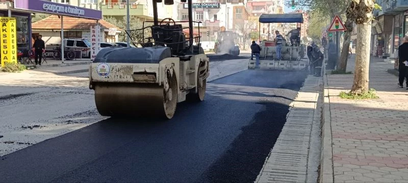 Adana Kozan’da asfalt seferberliği
