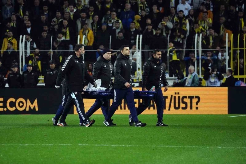 Beşiktaş’ta Tayyip Talha derbiye devam edemedi
