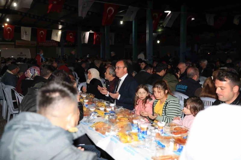 Pamukkale Belediyesi gönül sofrası İncilipinar’da kuruldu
