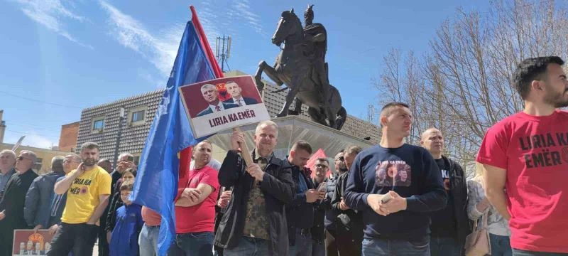 Kosova’da eski Cumhurbaşkanı Thaçi için destek gösterisi
