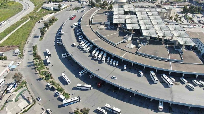 İzmir Otogarı bu bayram öncesi sakin
