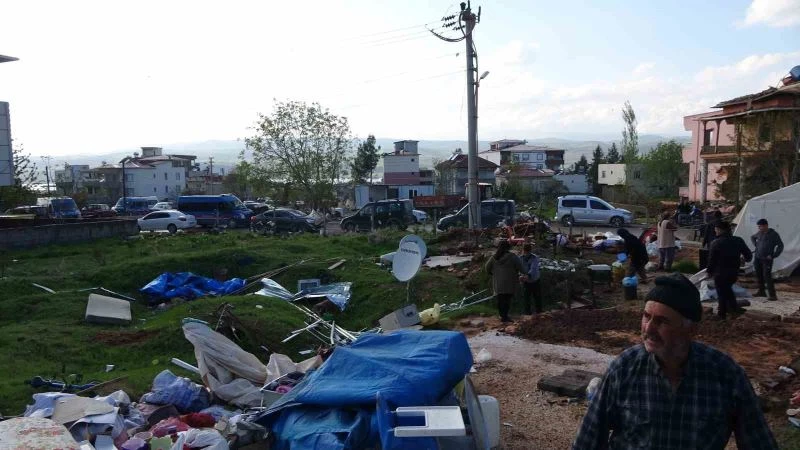 Deprem bölgesini fırtına vurdu: 1 ölü, 48 yaraldı
