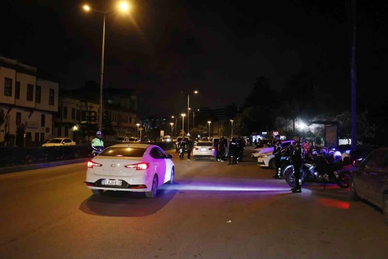 Adana’da 2 bin polisle ‘Huzur ve Güven’ uygulaması: 38 suçlu yakalandı
