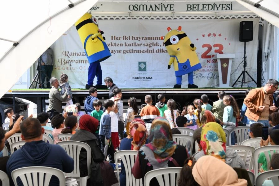 Minyonlar Müzikali depremzede çocuklara moral oldu