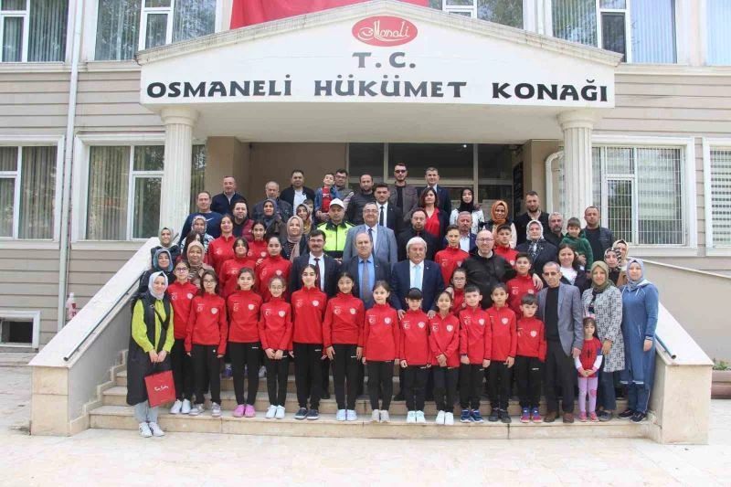 Türkiye Karate Şampiyonası için yola çıktı
