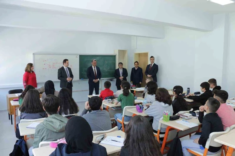 Muğla’da öğrenciler ara tatil dönüşü yenilenen okullarında eğitim öğretime başladı
