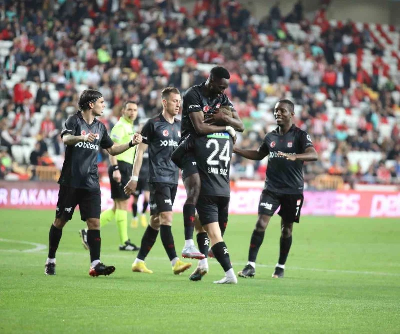 Sivasspor ligdeki galibiyet sayısını 10’a çıkarttı
