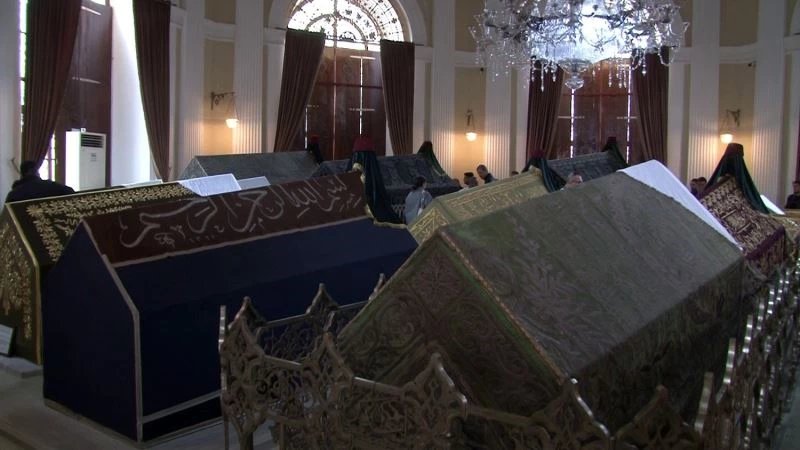 Fatih’te restorasyonu tamamlanan türbeler yeniden ziyarete açıldı
