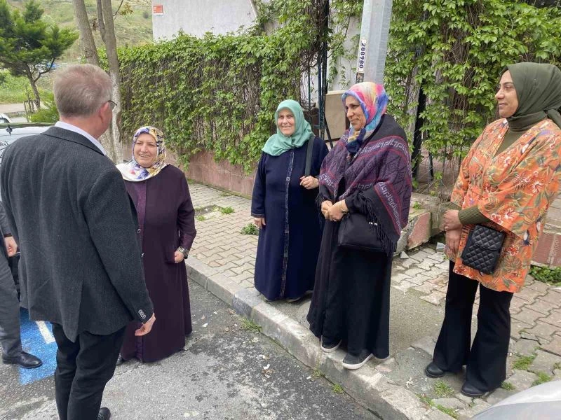 AK Parti İstanbul milletvekili adayı Kıymaz’dan depremzede aileye ziyaret
