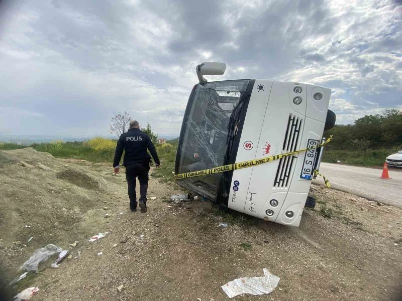 Bursa’da öğrenci servisi ile hafriyat kamyonu çarpıştı: 23 yaralı
