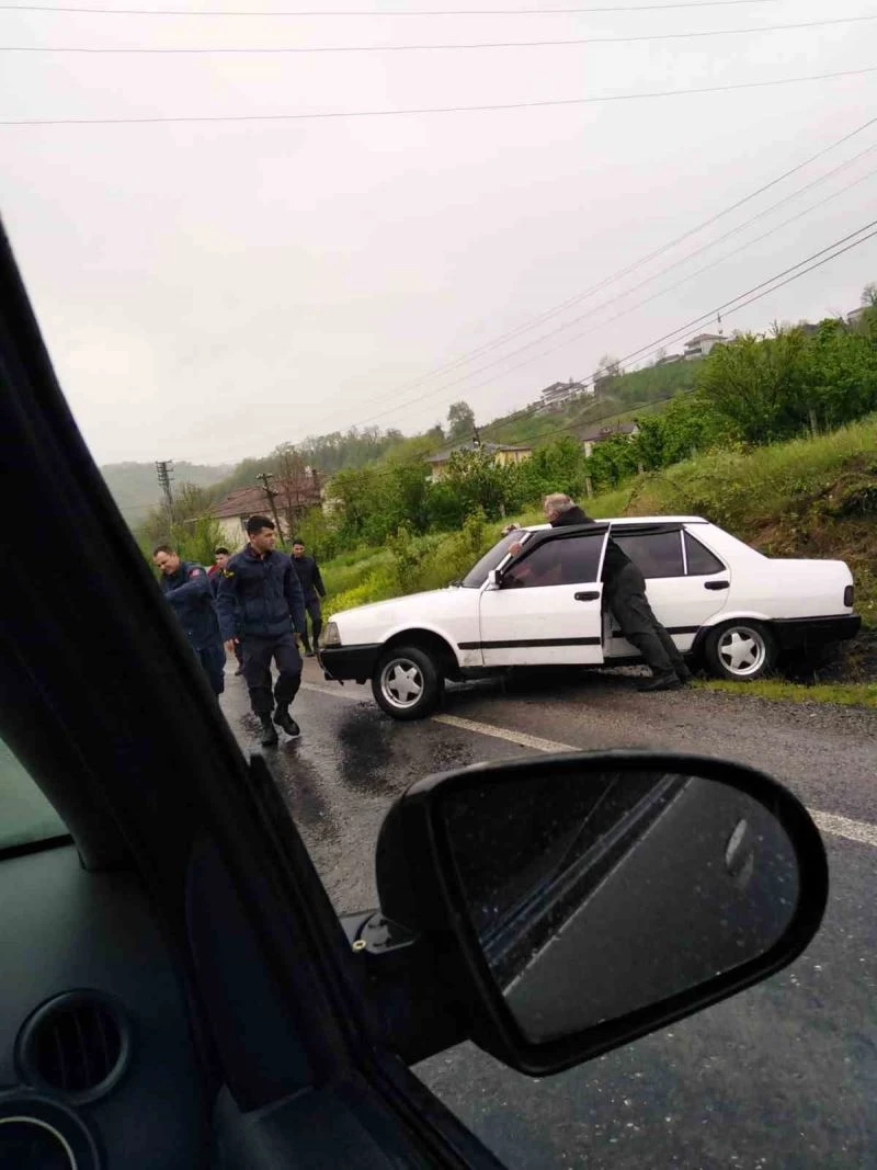 Yağmurlu hava kazayı beraberinde getirdi
