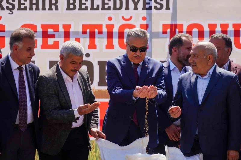 Diyarbakır’da 93 çiftçiye 169 ton tescilli ‘Karacadağ Pirinci’ tohumu dağıtıldı
