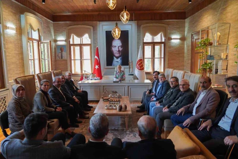 AK Parti’den CHP’li başkana ziyaret
