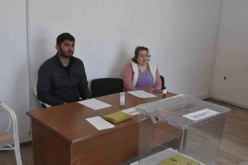 Gümrüklerde oy kullanma işlemi başladı
