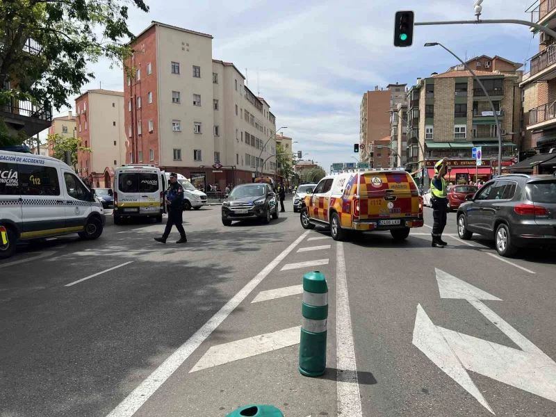 İspanya’da güvenlik güçlerinden kaçan araç yayalara çarptı: 2 ölü, 3 yaralı
