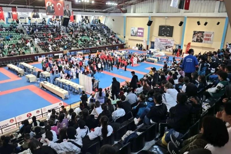 Türkiye Karate Şampiyonası Denizli’de başladı
