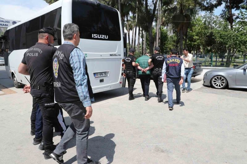 Mersin’de milyonlarca lira dolandırıcılık yapan 3 şüpheli tutuklandı
