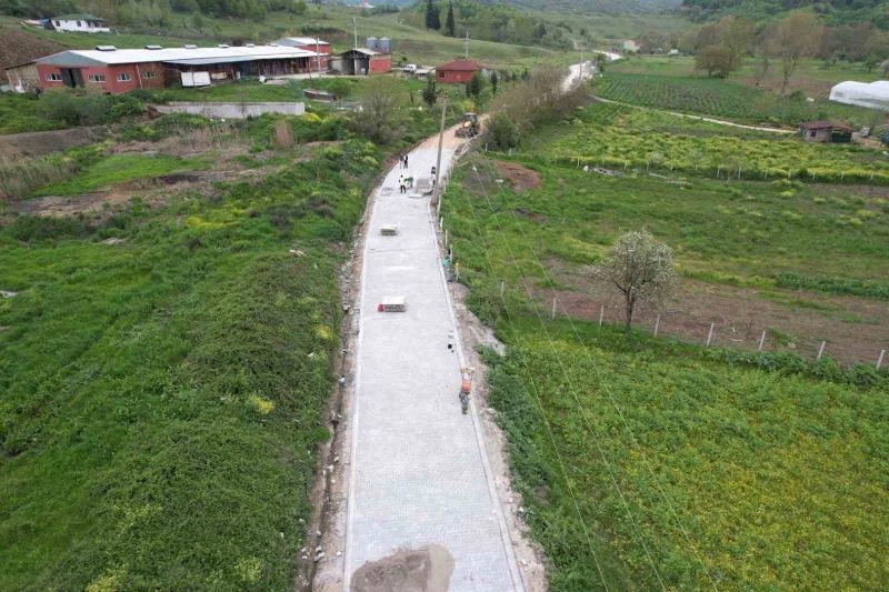 Karamürsel’in köylerine parke yol yapılıyor
