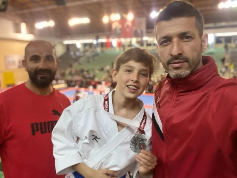 Çocuklar Karate Şampiyonası’nda Danyal Tufan Baytan Türkiye ikincisi oldu

