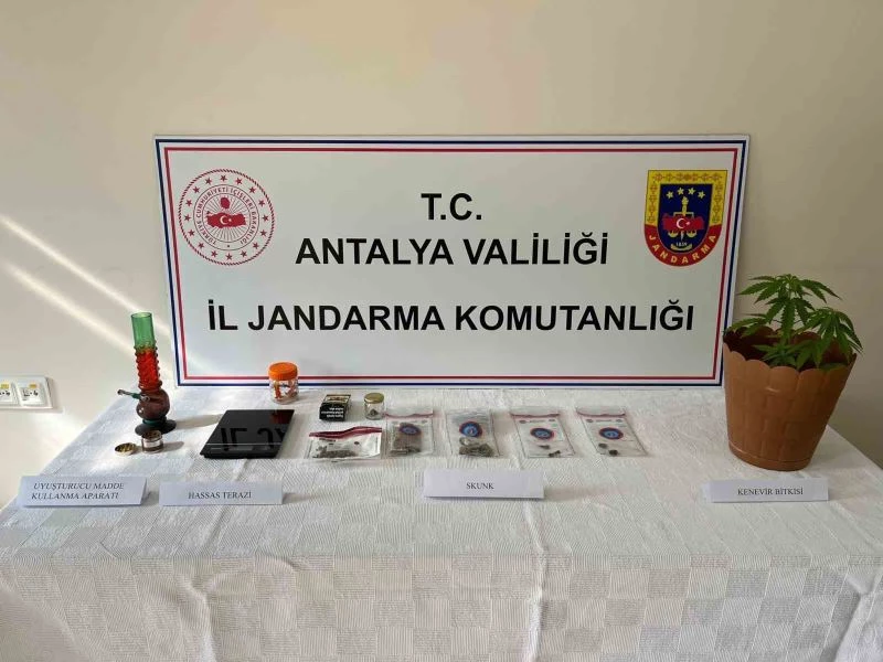 Antalya’da turizm bölgelerindeki uyuşturucu ticaretine operasyon: 16 gözaltı
