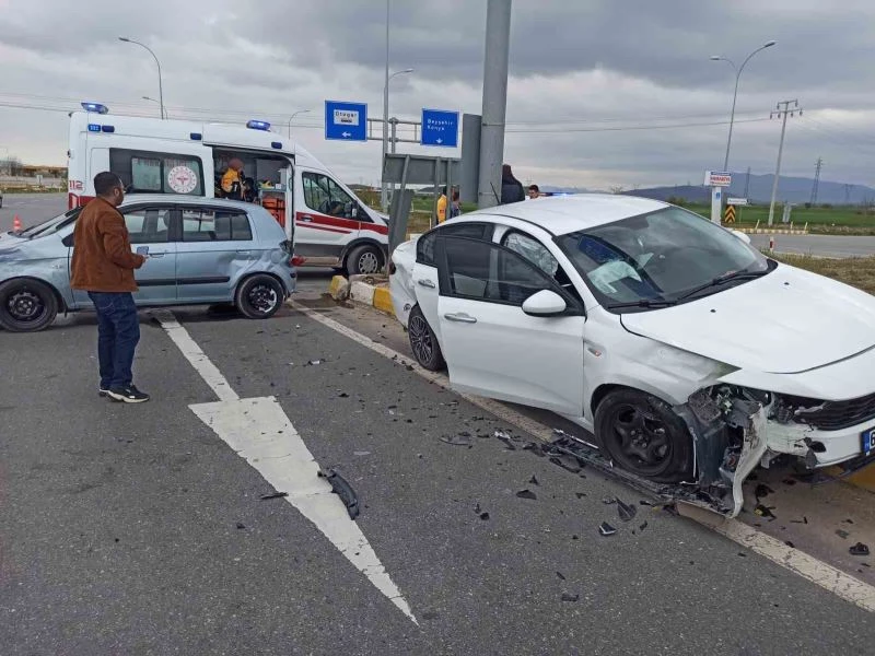 Konya’da otomobiller çarpıştı: 5 yaralı
