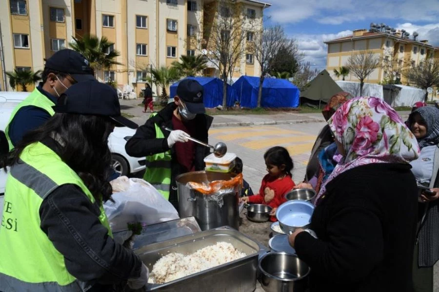 Osmaniye Belediyesi, Ramazan ayında günlük 30 bin kişilik sıcak yemek dağıtıyor