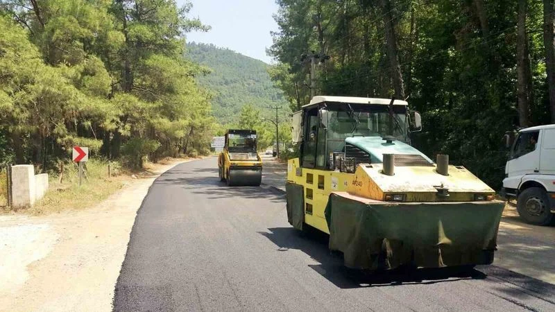 Büyükşehir, Marmaris’te 183 Km yol çalışması yaptı
