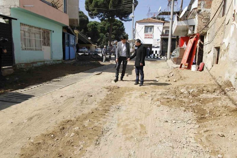Nazilli Belediyesi Pınarbaşı Mahallesi’ndeki yol çalışmasını tamamladı
