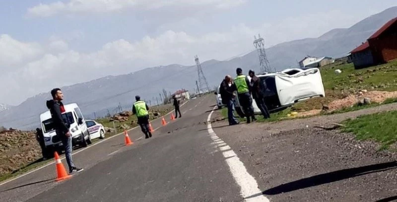 Köpeğe çarpmamak için manevra yaptığı araç takla attı: 2 yaralı
