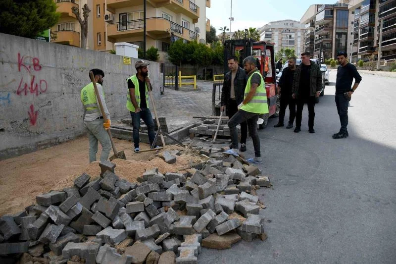 Başkan Günel yol ve park çalışmalarını yerinde inceledi
