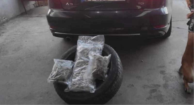 Araba lastiğinden 16 buçuk kilo uyuşturucu çıktı: 11 kişi tutuklandı

