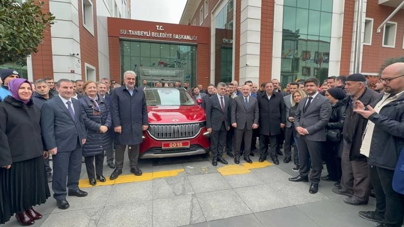 Sanayi ve Teknoloji Bakanı Mustafa Varank, Sultanbeyli’ye Togg otomobil ile geldi
