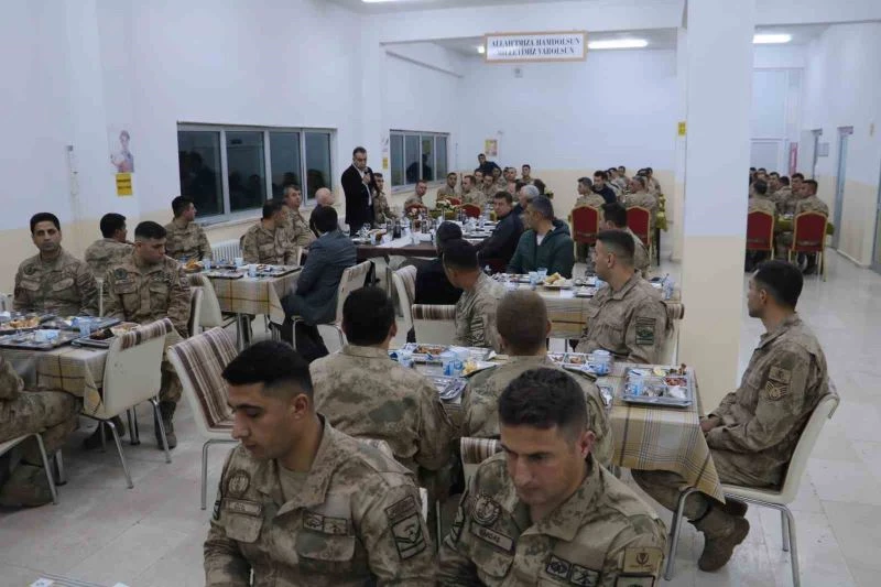 İçişleri Bakan Yardımcısı ve Vali Çağatay JÖH’le iftarda bir araya geldi
