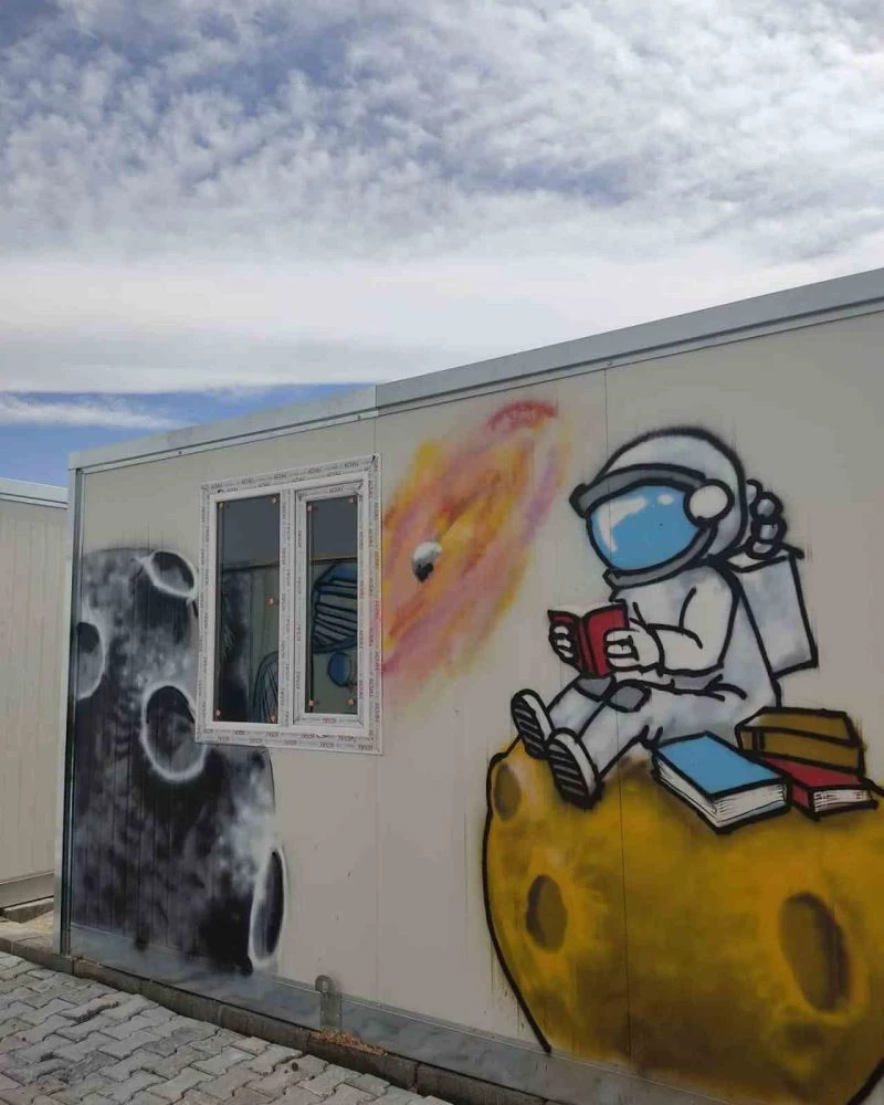 Malatya’da konteynerler depremden etkilenen çocuklar için renklendirildi
