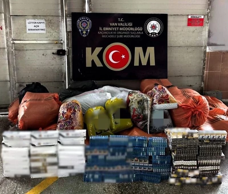 Van’da bir koli İran Riyali ele geçirildi
