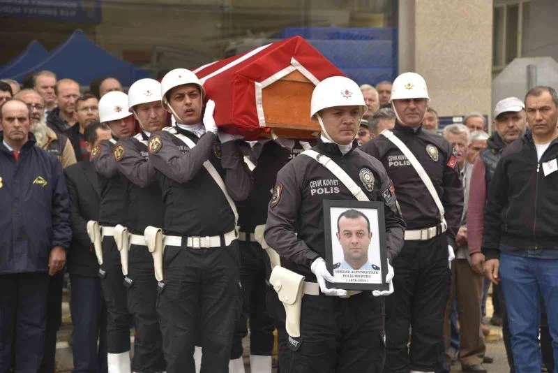 Kalp krizinden hayatını kaybeden polis için tören düzenlendi
