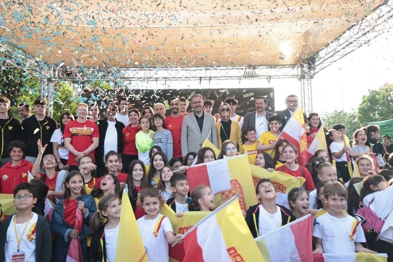 Bakan Kasapoğlu: “İzmir’in 50 yıllık özlemini bugün gerçekleştiriyoruz”
