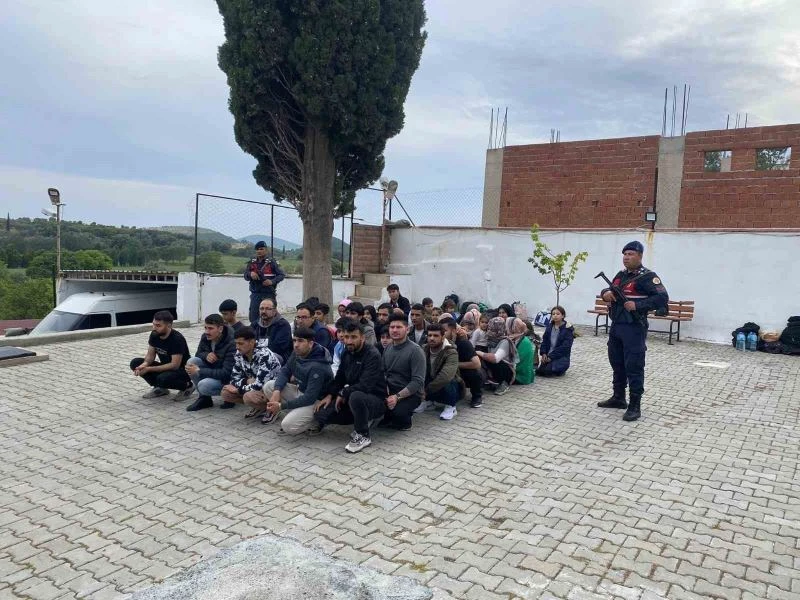 Didim’de 46 düzensiz göçmen yakalandı
