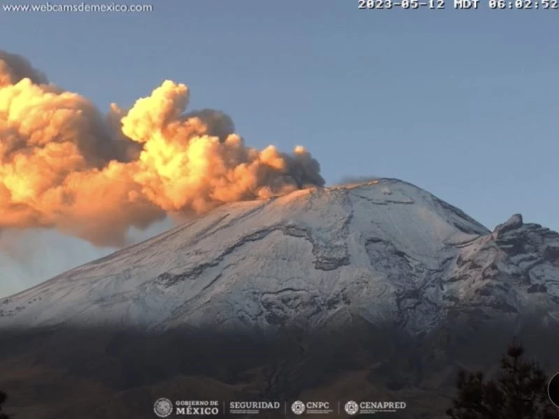 Popocatepetl Yanardağı’nda şiddetli patlama: Küller evlere kadar ulaştı
