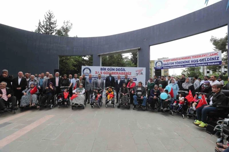 Şahinbey’de 91 engelliye tekerlekli sandalye
