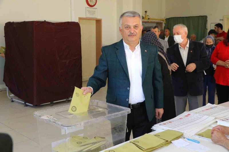 Antalya’da seçimlerde 9 bin 45 polis ve jandarma görev yapıyor

