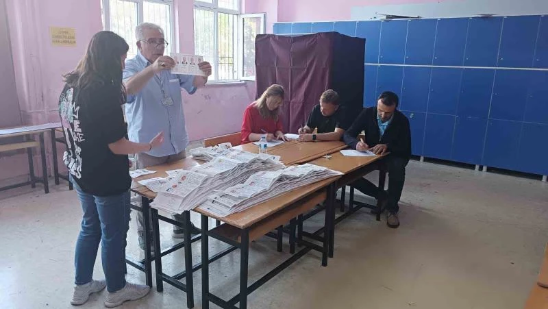 Gaziantep’te oy verme işlemi bitti, sayım başladı
