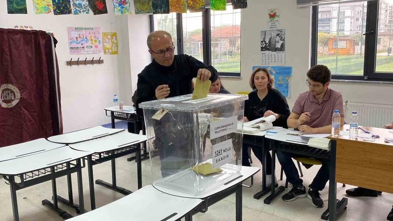 Çanakkale’de oy verme işlemi başladı
