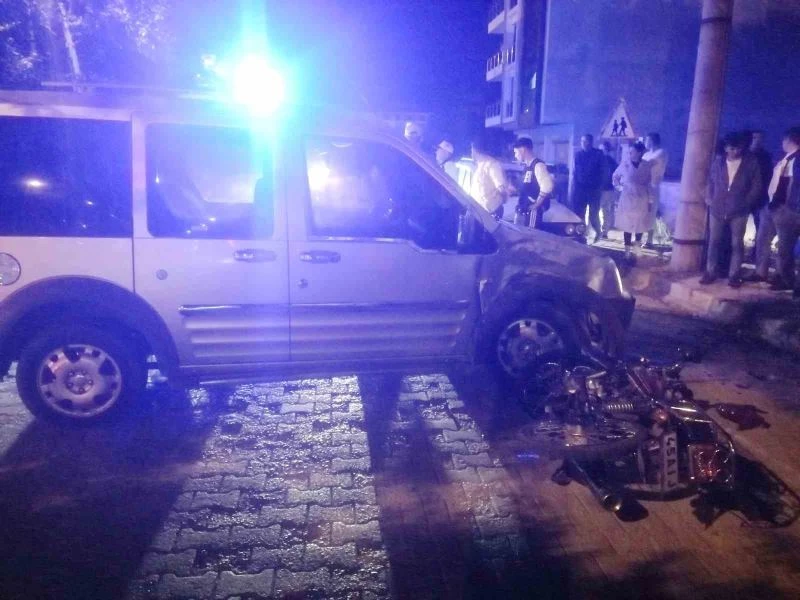 Manisa’da kamyonet motosikletle çarpıştı: 1 ölü, 1 yaralı
