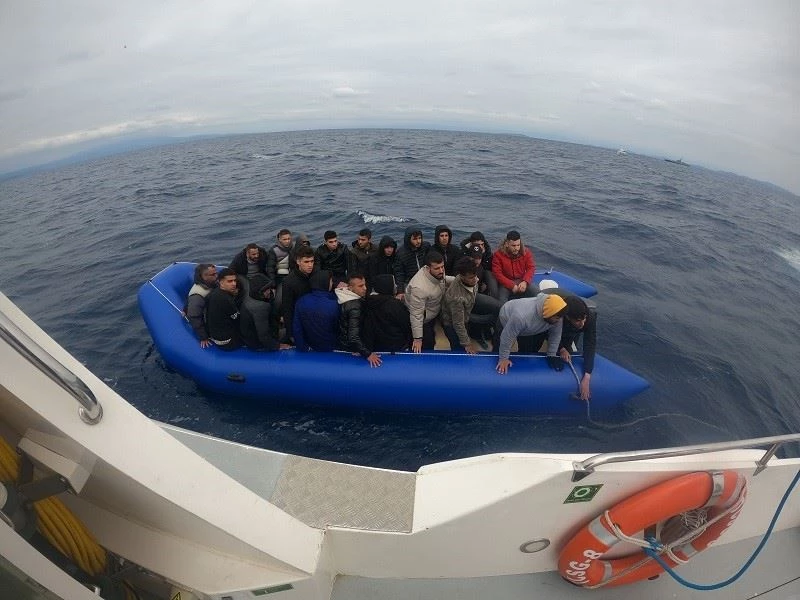 Türk kara sularına geri itilen 24 düzensiz göçmen kurtarıldı
